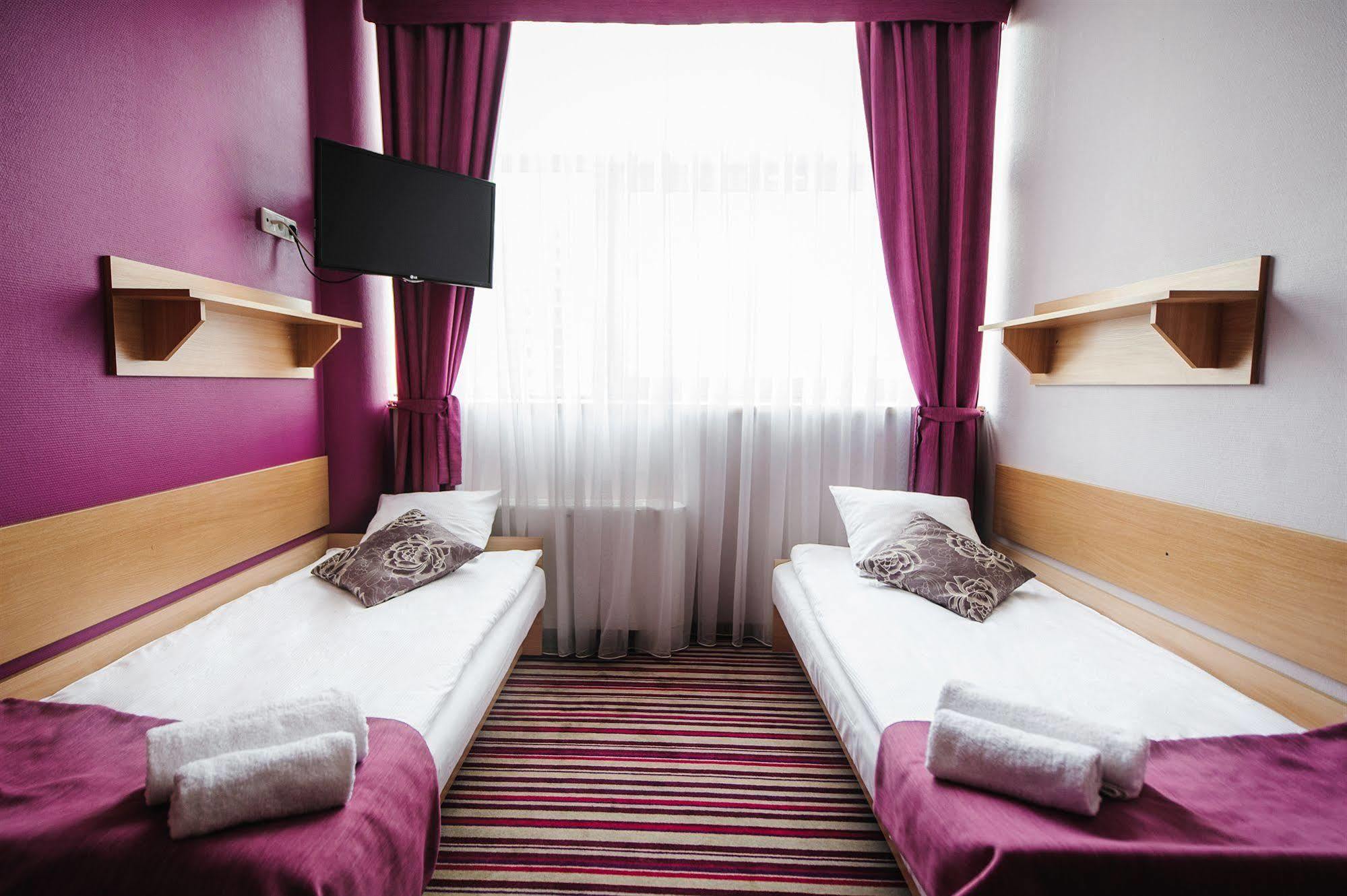 Hotel Aspel Краков Экстерьер фото