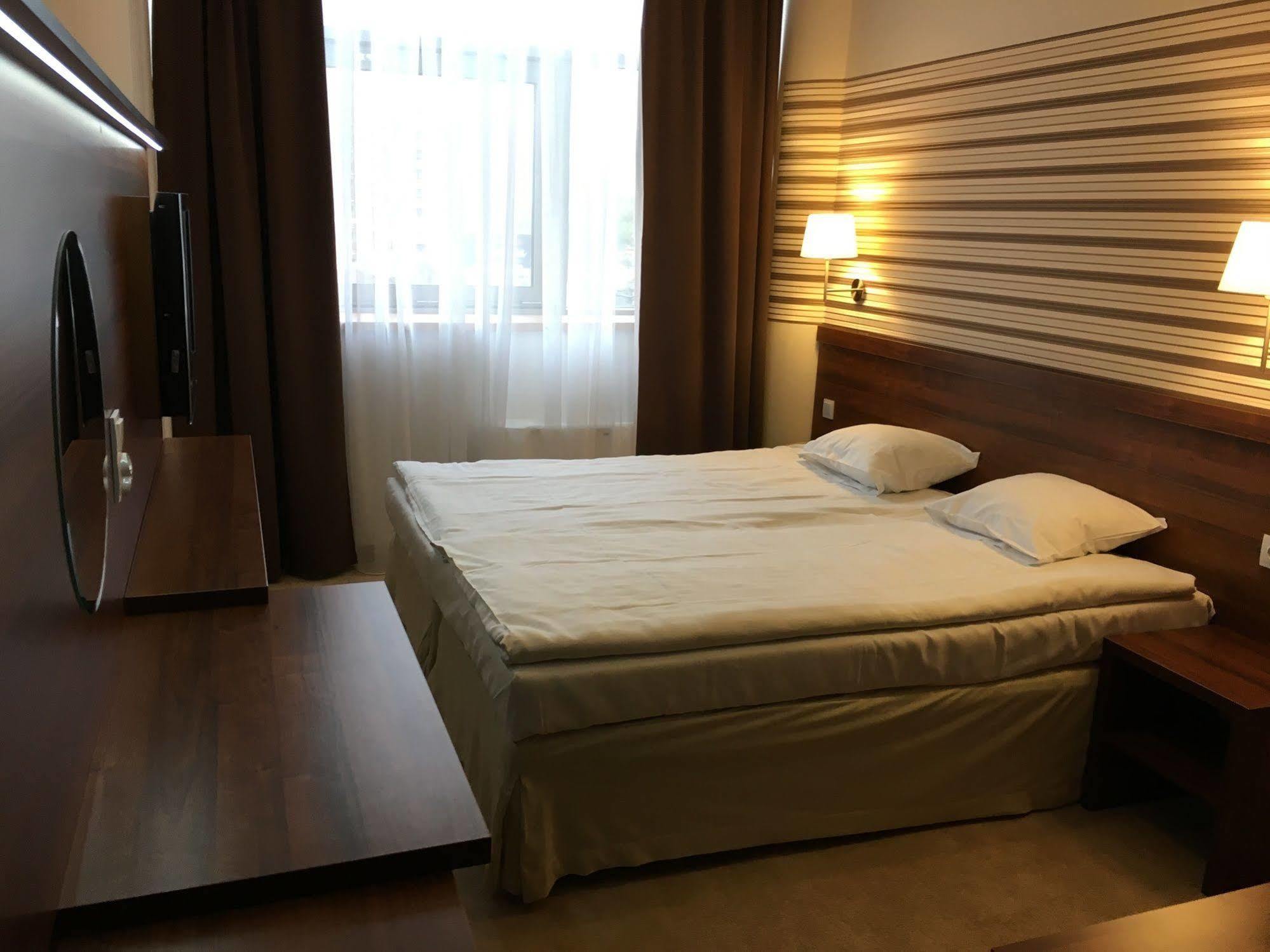 Hotel Aspel Краков Экстерьер фото