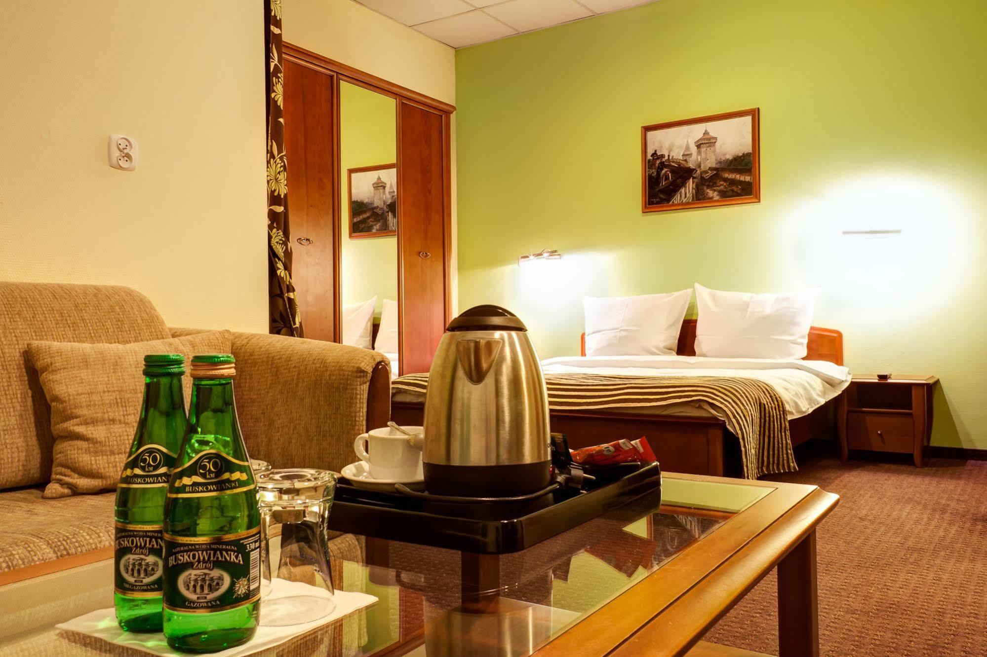 Hotel Aspel Краков Экстерьер фото