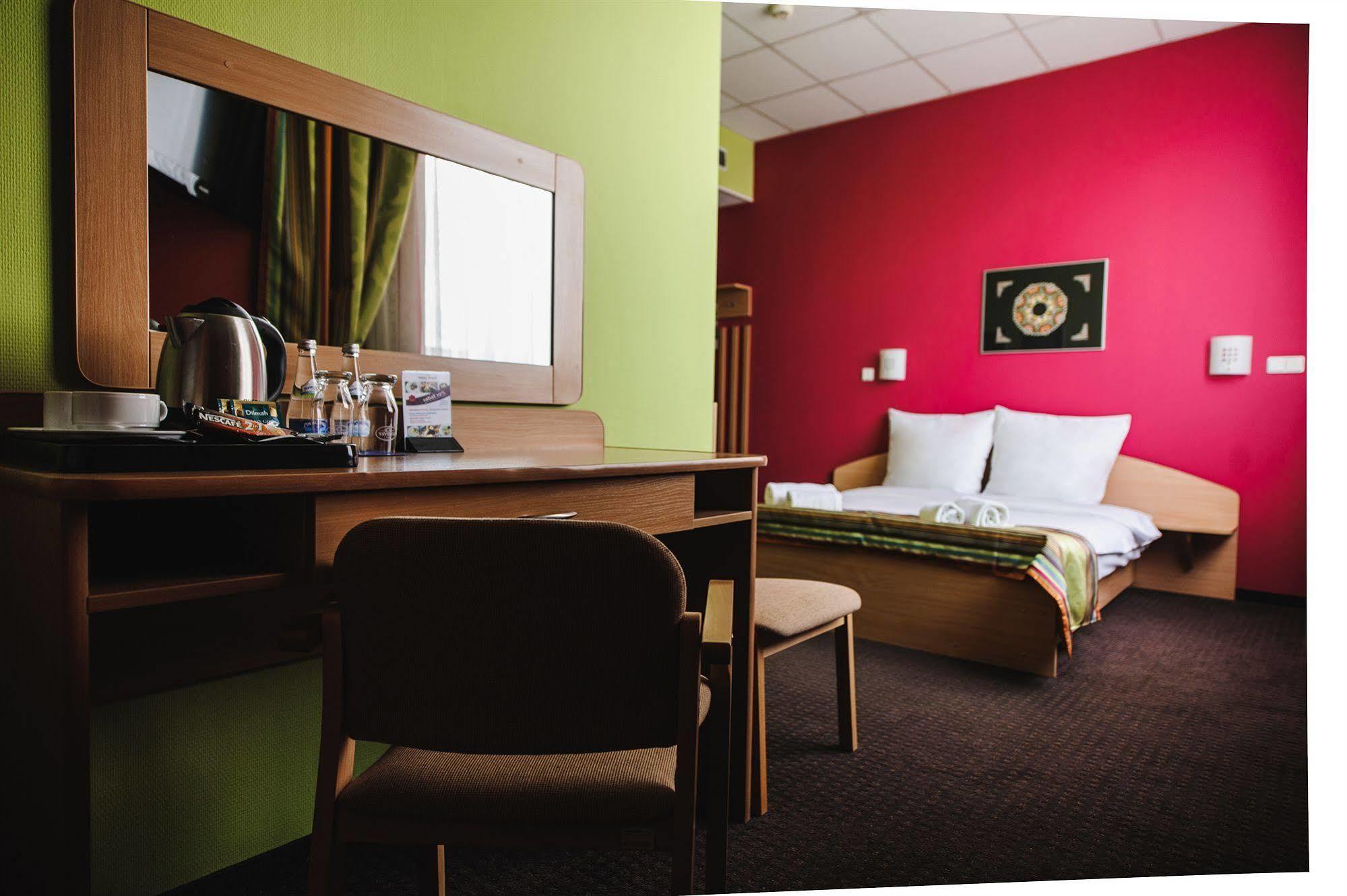 Hotel Aspel Краков Экстерьер фото