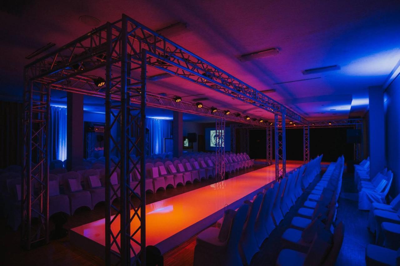 Hotel Aspel Краков Экстерьер фото