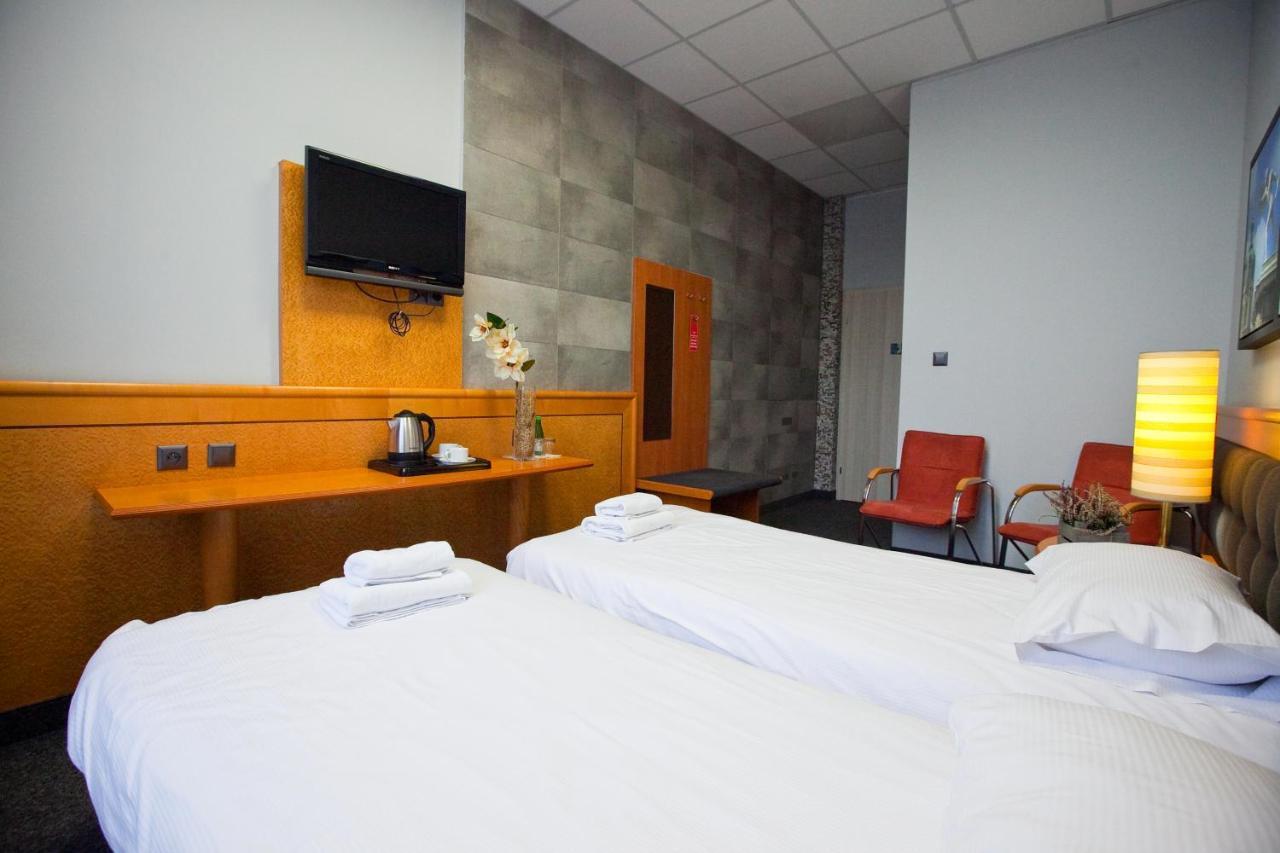 Hotel Aspel Краков Экстерьер фото