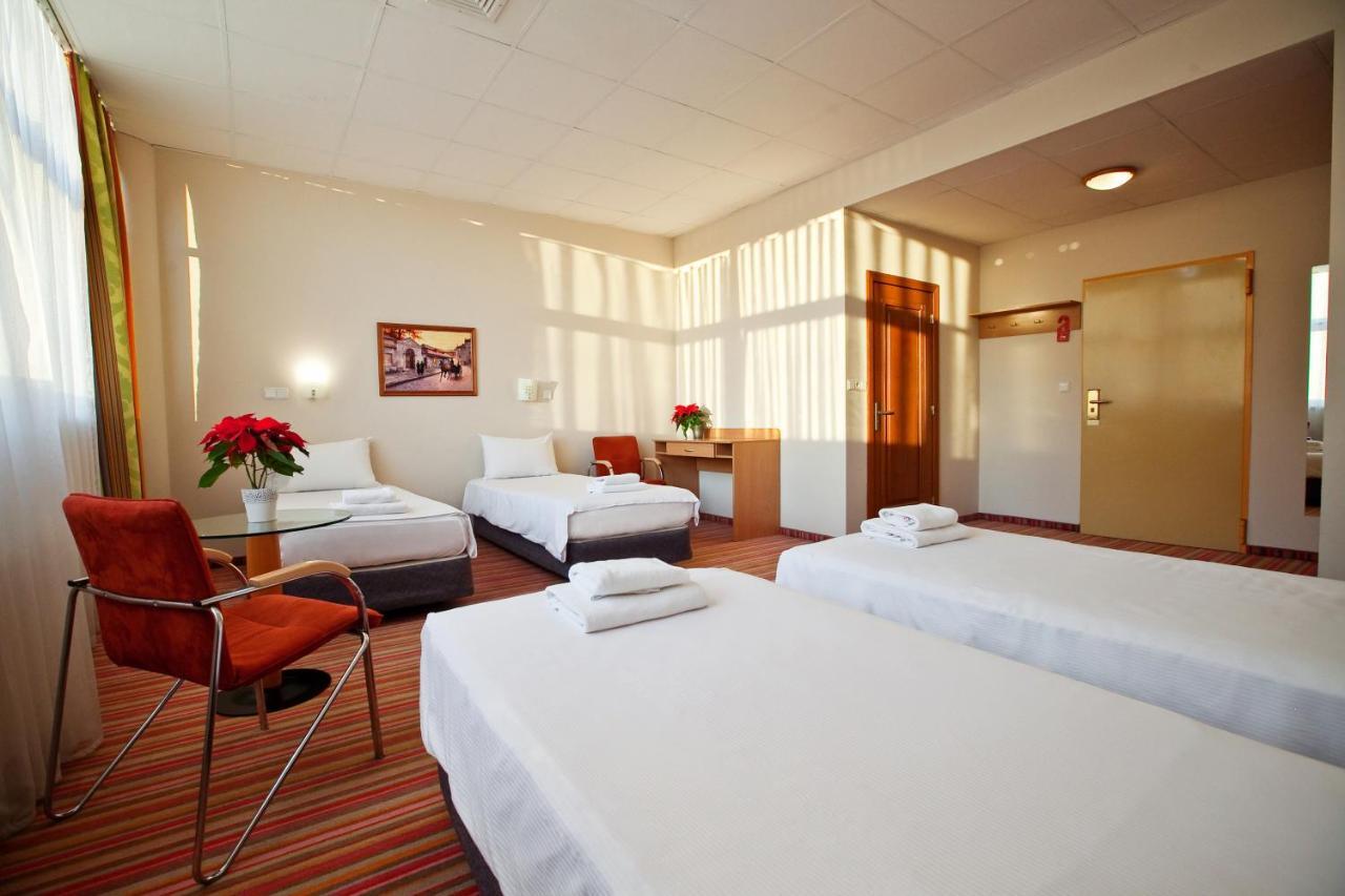 Hotel Aspel Краков Экстерьер фото