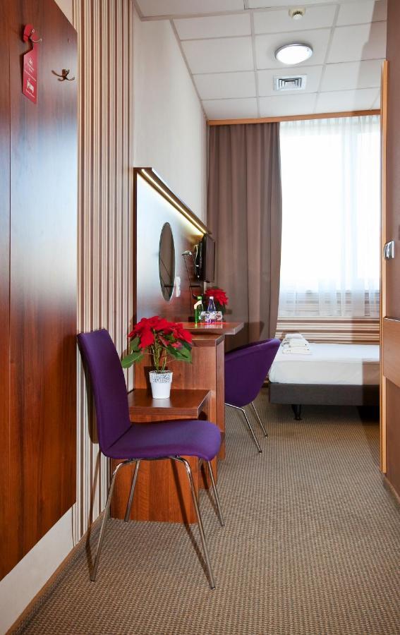 Hotel Aspel Краков Экстерьер фото