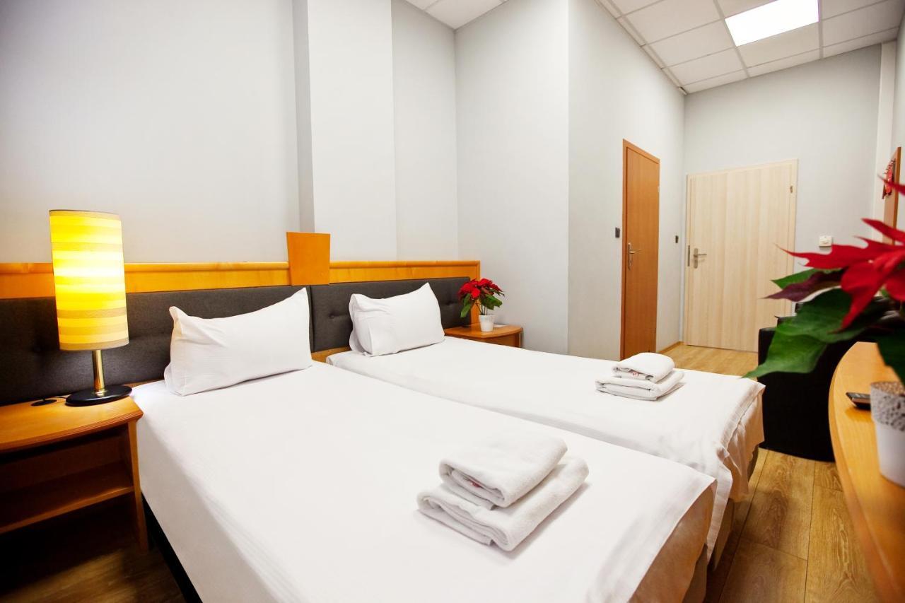 Hotel Aspel Краков Экстерьер фото